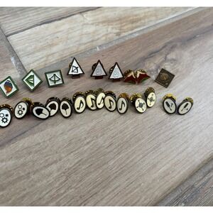 Cub Scouts Pins- Various‎ achievements. count 23